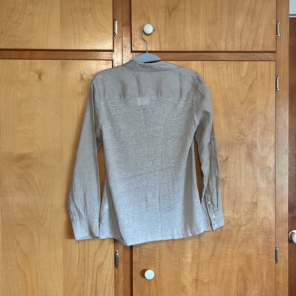 New with tags*** Club Monaco button down linen too - Picture 3 of 5